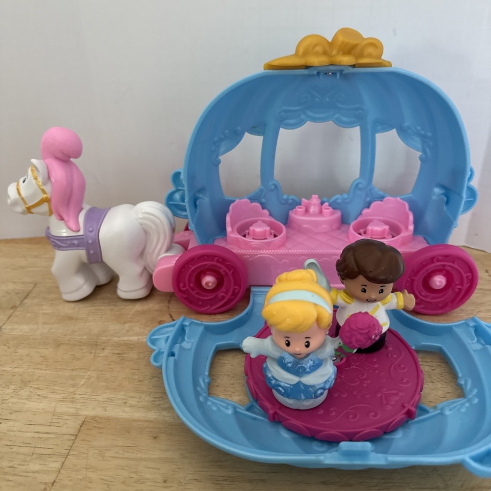 Fisher Price Little People Disney Princess Cinderella Dancing Carriage Prince